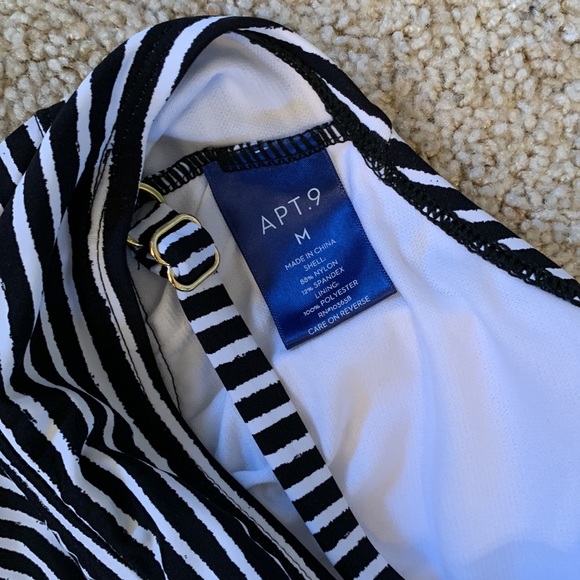 EUC - APT 9 Beach Tankini
Bathing Swim Suit Top
Black/White (Size M)
Striped - Picture 3 of 4